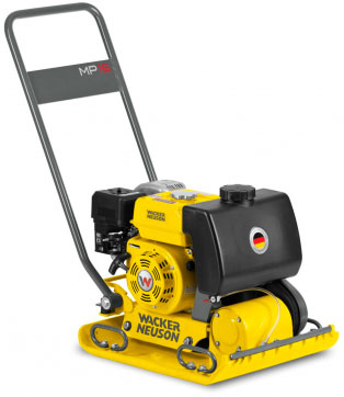 Виброплита Wacker Neuson MP-15 в прокат в Подольске. У нас лучшая цена за сутки! Возможность взять в аренду с выгодной скидкой до 40% при экспресс доставке 24/7. И помните, ночью стоимость еще дешевле на 30%! #арендапрокат #виброплита #выгодно