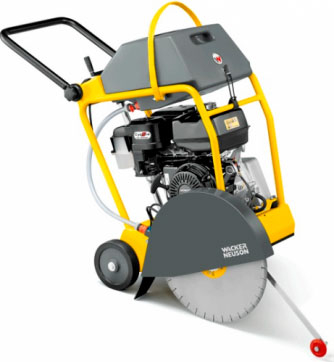 Резчик швов Wacker Neuson MFS-1350CE в прокат в Подольске. У нас лучшая цена за сутки! Возможность взять в аренду с выгодной скидкой до 40% при экспресс доставке 24/7. И помните, ночью стоимость еще дешевле на 30%! #арендапрокат #виброплита #выгодно